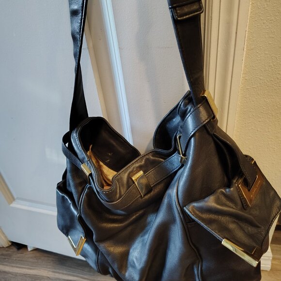 MICHAEL KORS Black Smooth Leather Hobo Shoulder Bag w/ Gold Hardware - Picture 3 of 11